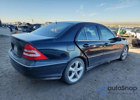 2006 Mercedes-Benz C 230 из США, поврежденный, VIN WDBRF52H76F729381